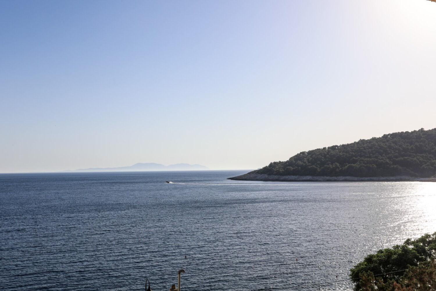 And Marlene Milna (Hvar)